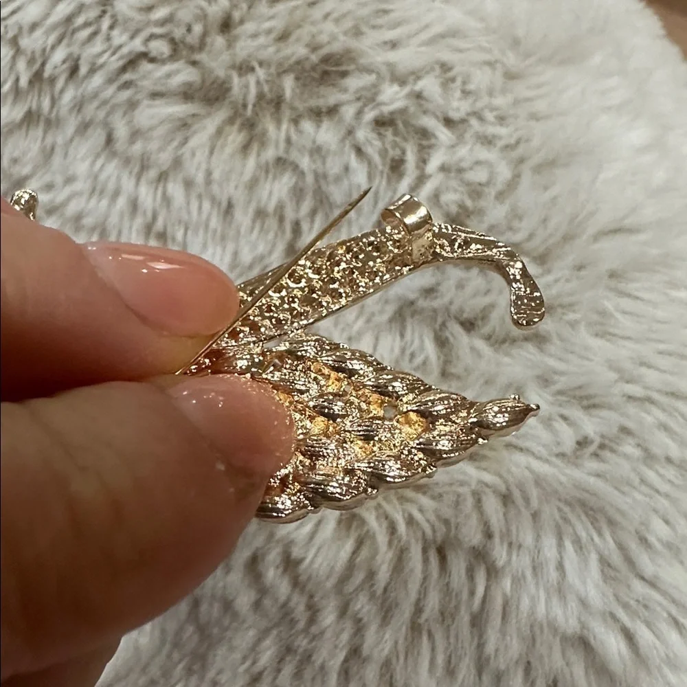 Elegant Gold-Tone Yellow Crystal Leaf Brooch - Women Jewelry